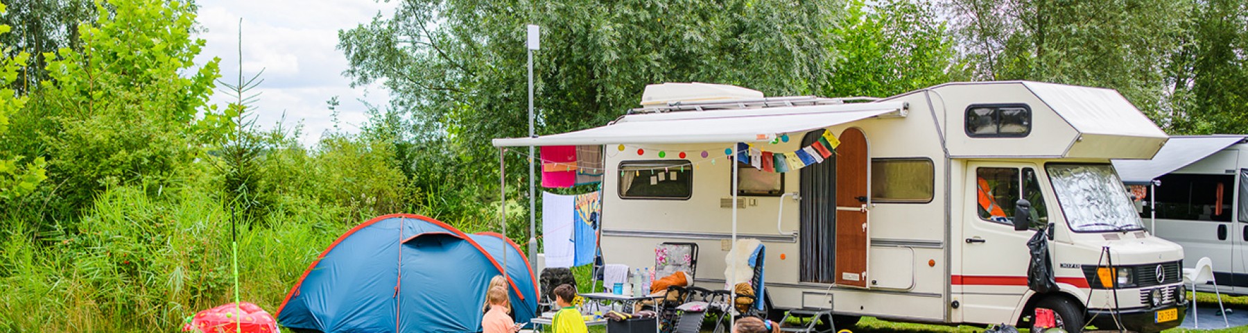 camperplek HELI-3.jpg }}