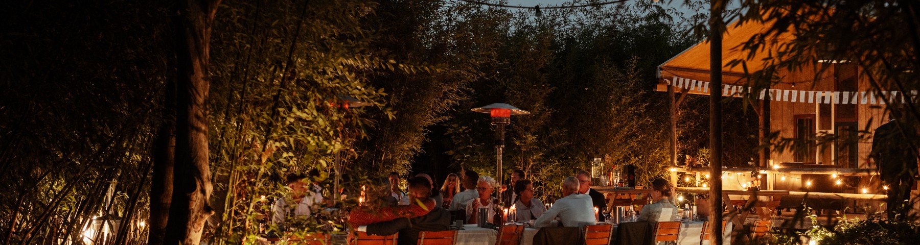 Zijkant jungle lodge.jpg