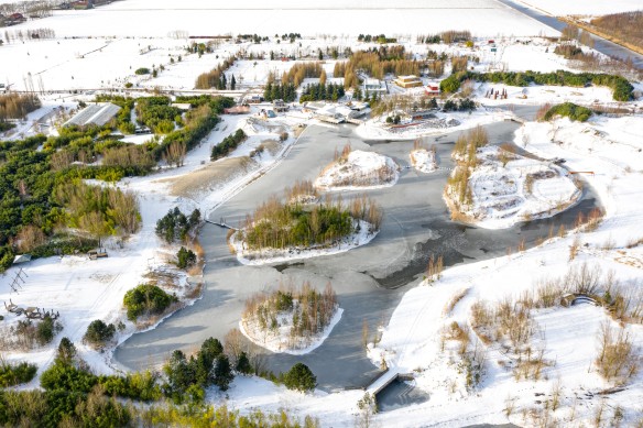 winter drone view ijsbaan.jpg