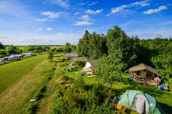 overzicht kampeerveld MIG.jpg