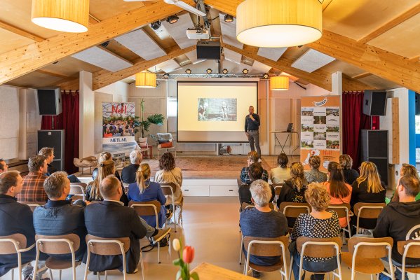 Podiumzaal_5M6A3744 (1).jpg