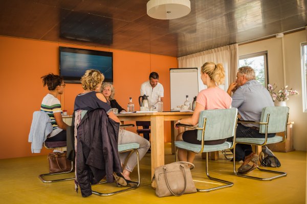 Verrekijker Netl vergaderen