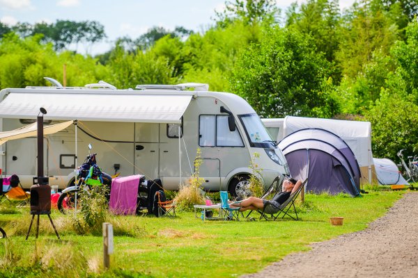 Camperplek UFO.jpg