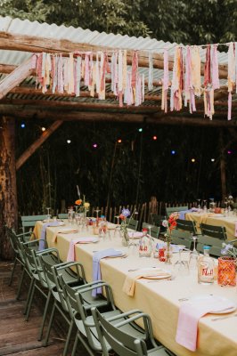 Tafels opgedekt jungle lodge.jpeg
