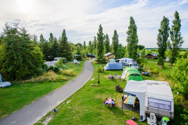 overzicht kampeerveld HELI.jpg
