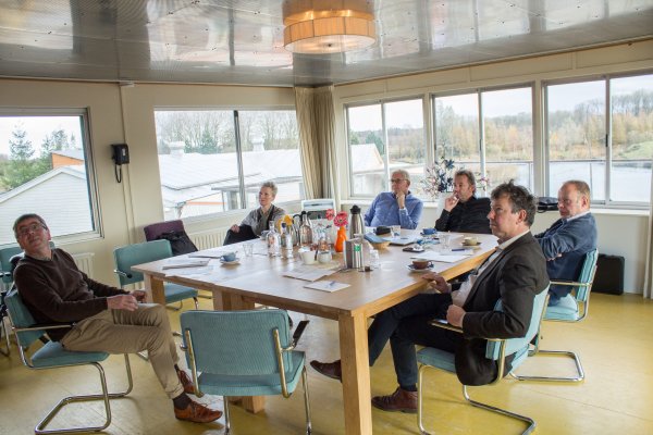 Verrekijker Netl vergaderen