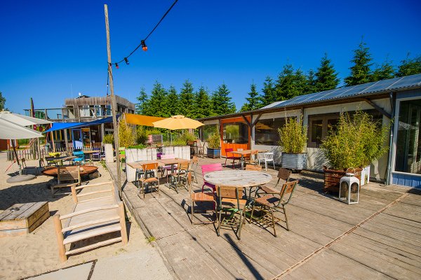 Paviljoen terras.jpg